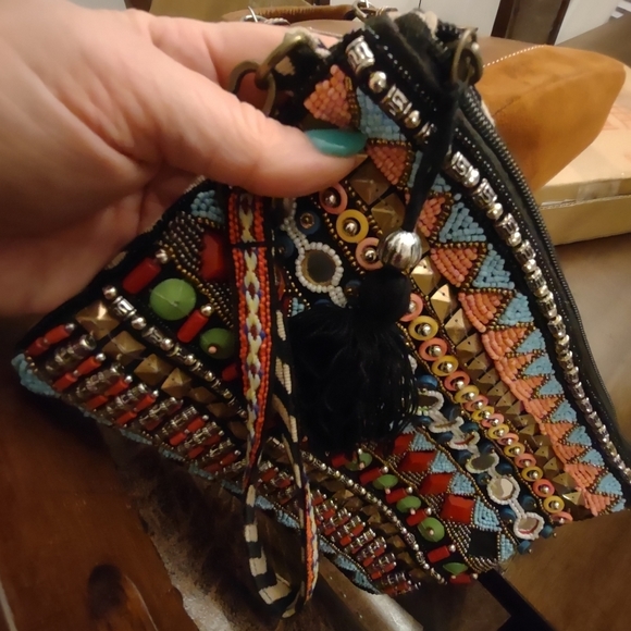 NWOT Large Jeweled Wristlet - Picture 5 of 9
